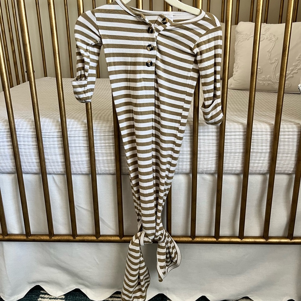 Lou Lou Newborn Knotted Gown